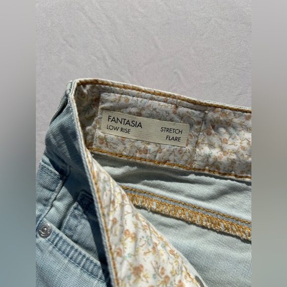 Women’s Buffalo Flare Jeans - Picture 4 of 6